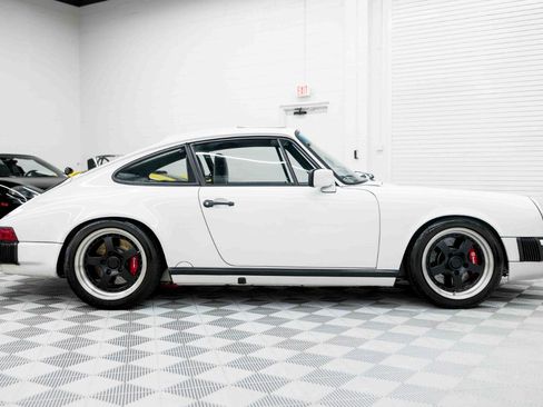 Used 1987 Porsche 911 Carrera RWD image 6