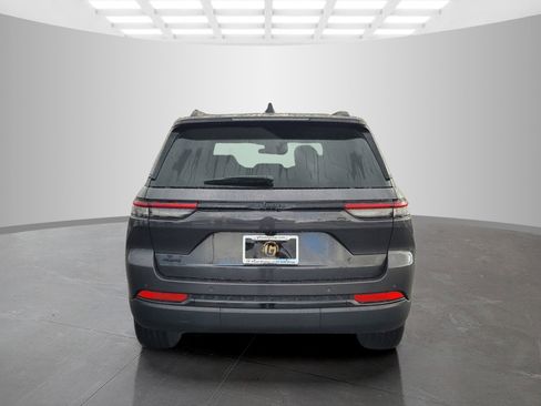 New 2025 Jeep Grand Cherokee Altitude image 5