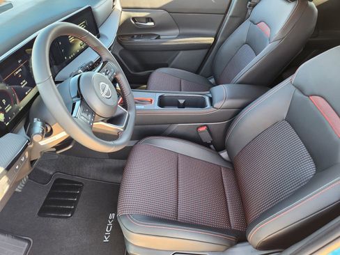 New 2026 Nissan Kicks SR image 12