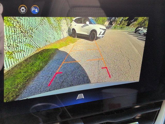 Used 2025 Chevrolet Equinox LT FWD image 19