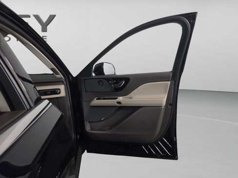 Used 2024 Lincoln Aviator Reserve w/ Elements Package Plus image 31