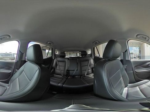 Used 2024 GMC Terrain SLT AWD/4WD image 44