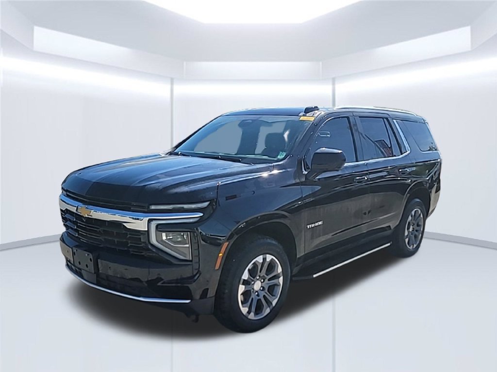 Used 2025 Chevrolet Tahoe LS RWD image 3