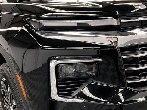 Used 2025 Chevrolet Traverse LT w/ Sun and Wheel Package image 35