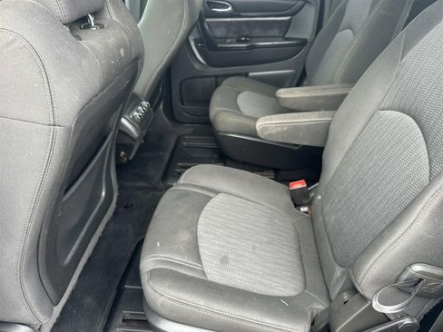 Used 2017 Chevrolet Traverse LT w/ Style and Technology Package image 13