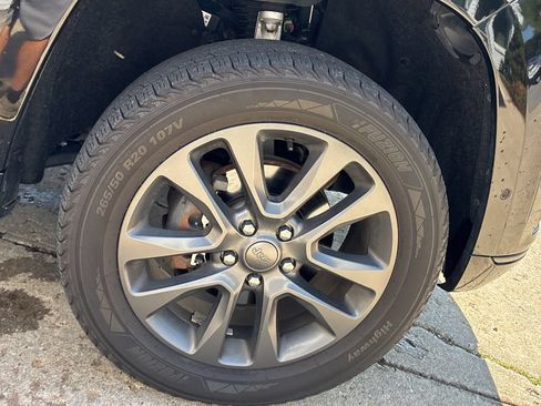 Used 2019 Jeep Grand Cherokee High Altitude AWD/4WD image 14