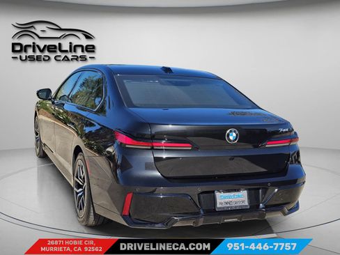 Used 2025 BMW 740i image 8