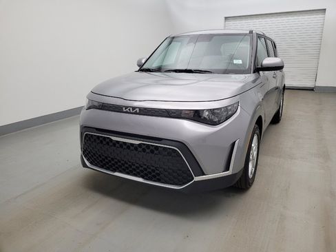 Used 2025 Kia Soul LX w/ LX Technology Package FWD image 15