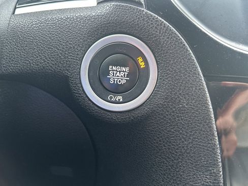 Used 2019 Chrysler 300 S image 17