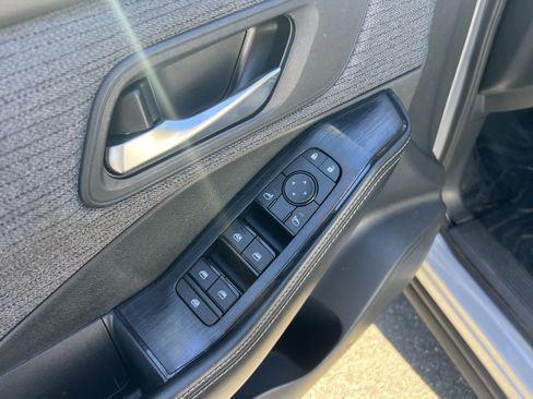 Used 2023 Nissan Rogue SV image 15