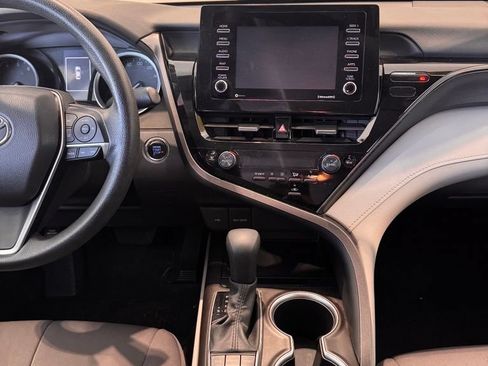 Used 2022 Toyota Camry LE w/ Convenience Package FWD image 27