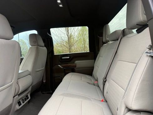 Used 2021 GMC Sierra 3500 SLE w/ SLE Value Package image 16