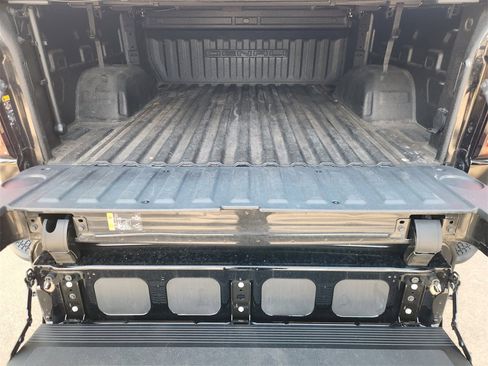 Used 2024 GMC Sierra 1500 Denali w/ Technology Package image 30