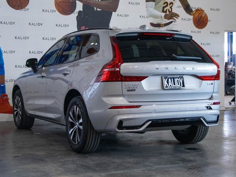 Used 2024 Volvo XC60 B5 Core image 23