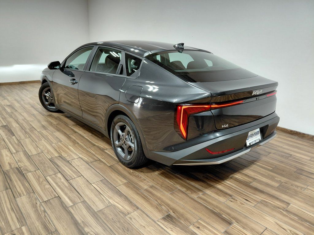 Used 2025 Kia K4 FWD image 17