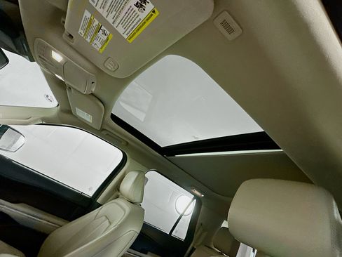 Used 2024 Ford Expedition Limited image 27