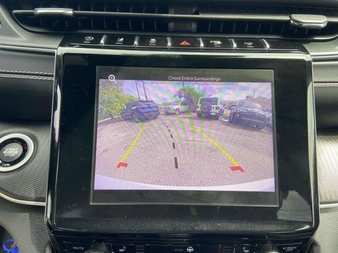 Used 2023 Jeep Grand Cherokee Altitude AWD/4WD image 18