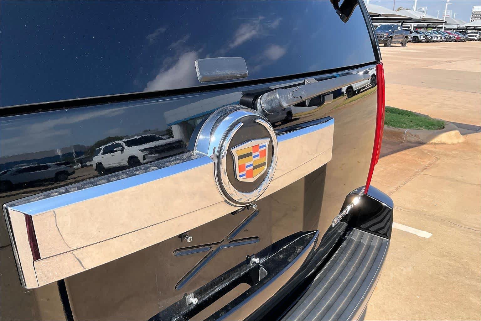 Used 2013 Cadillac Escalade Platinum AWD/4WD image 31