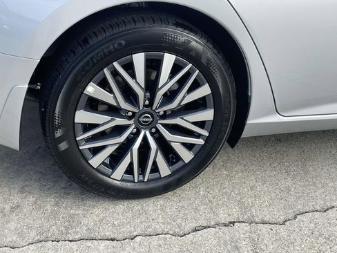 New 2025 Nissan Altima 2.5 SV image 7