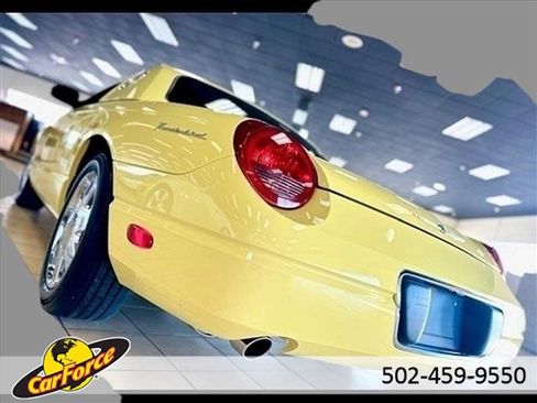 Used 2002 Ford Thunderbird Base image 9