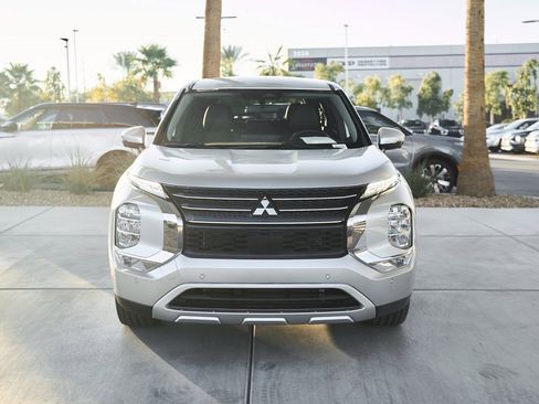 Used 2024 Mitsubishi Outlander SE image 6