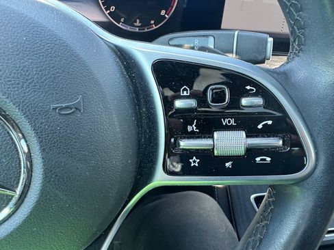 Used 2019 Mercedes-Benz E 300 4MATIC image 26