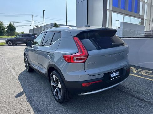 Certified 2025 Volvo XC40 B5 Plus AWD/4WD image 6