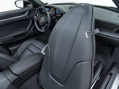 Certified 2021 Porsche 911 Carrera image 25
