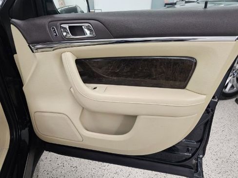 Used 2014 Lincoln MKS AWD w/ Equipment Group 101A image 29