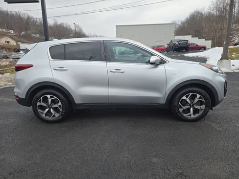 Used 2020 Kia Sportage LX image 3