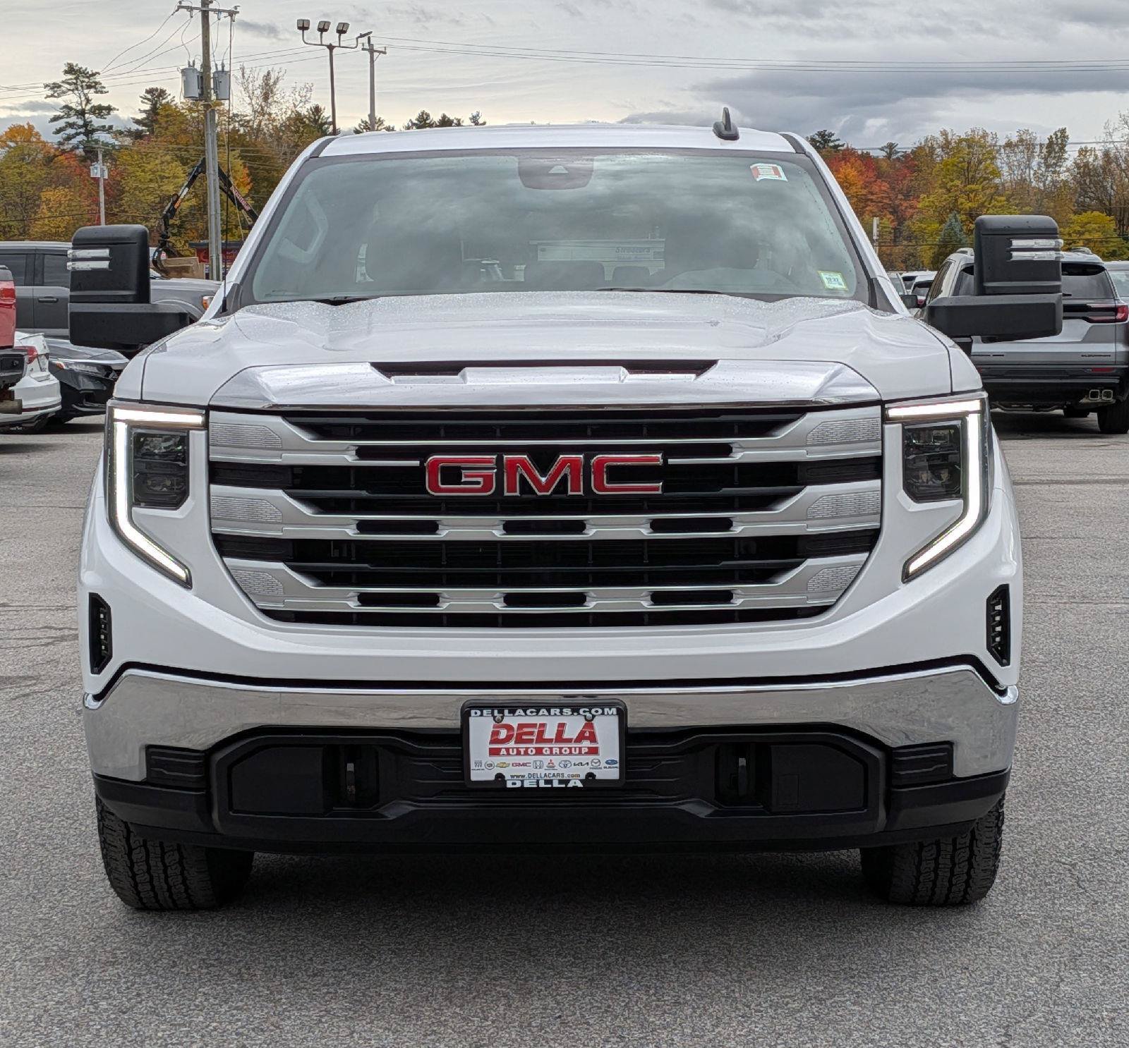 Used 2025 GMC Sierra 1500 SLE AWD/4WD image 2