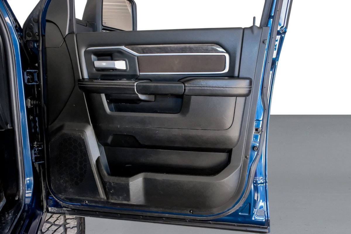 Used 2024 RAM 2500 Big Horn w/ Night Edition AWD/4WD image 45