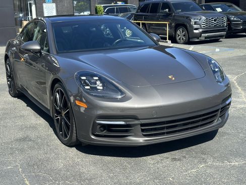 Used 2018 Porsche Panamera 4 image 6