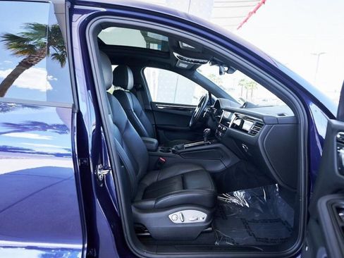 Used 2024 Porsche Macan image 5