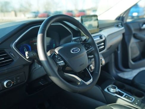 Used 2022 Ford Escape SEL w/ Technology Package image 27