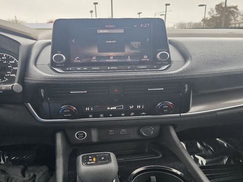 Used 2021 Nissan Rogue SV image 10