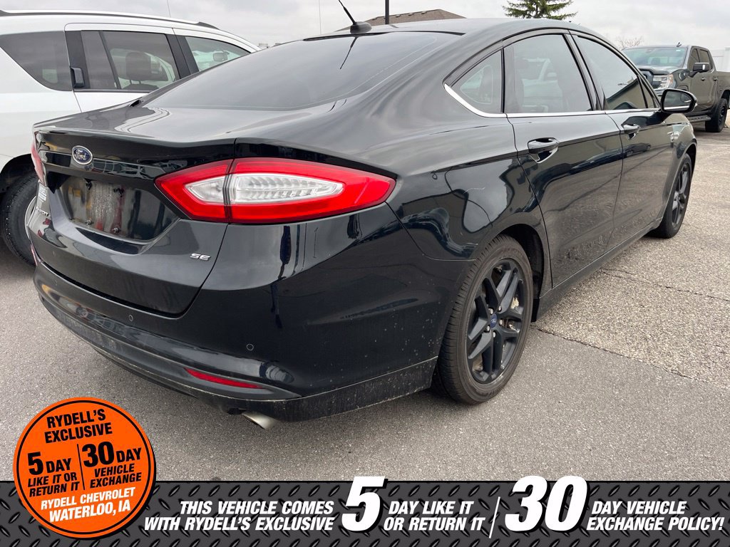 Used 2016 Ford Fusion SE FWD image 4