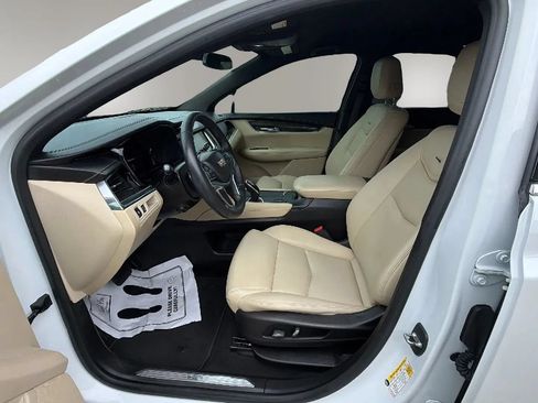 Used 2017 Cadillac XT5 FWD w/ LPO, Wheel Lock Package image 12