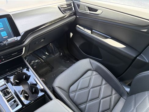 New 2026 Volkswagen Atlas Cross Sport SE FWD image 17