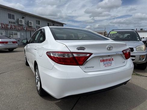 Used 2017 Toyota Camry LE image 5