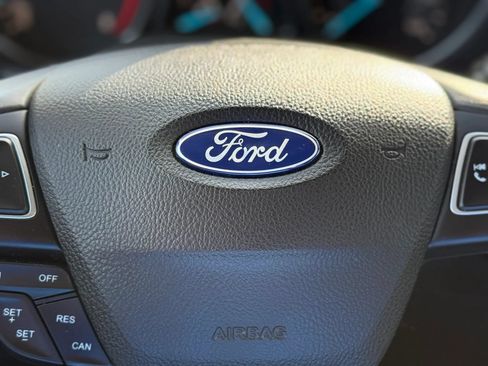Used 2017 Ford Escape Titanium FWD image 31