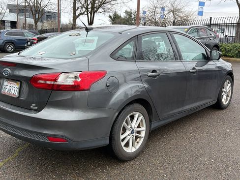 Used 2018 Ford Focus SE image 5
