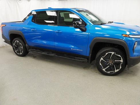New 2026 Chevrolet Silverado EV LT AWD/4WD image 5
