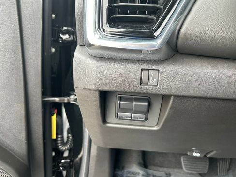 New 2026 GMC Canyon Elevation w/ Convenience Package image 16