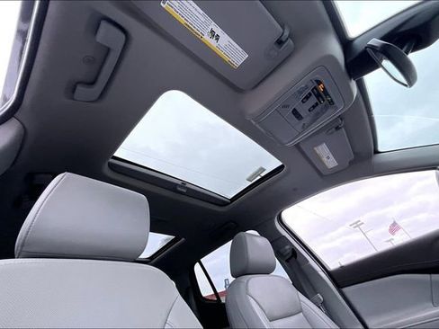 Used 2022 GMC Acadia SLT image 22