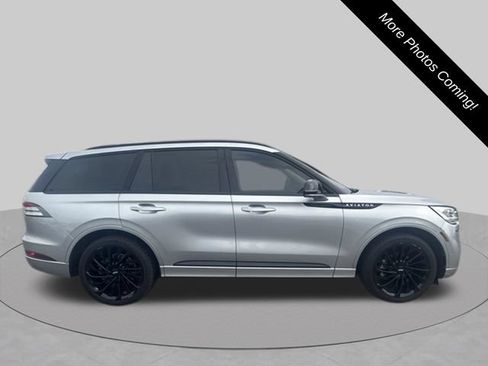 Used 2023 Lincoln Aviator Reserve w/ Equipment Group 201A AWD/4WD image 4