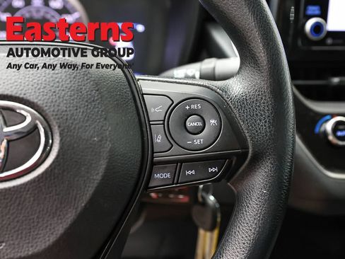 Used 2022 Toyota Corolla LE FWD image 15