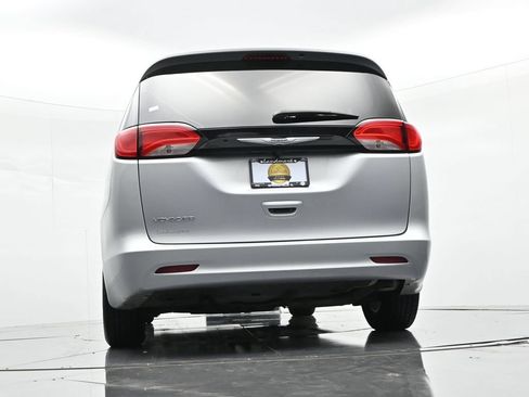 Used 2023 Chrysler Voyager LX FWD image 19