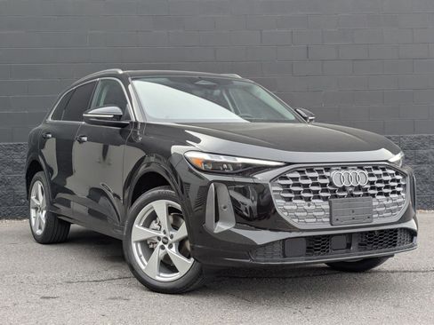 New 2025 Audi Q5 Premium Plus image 3