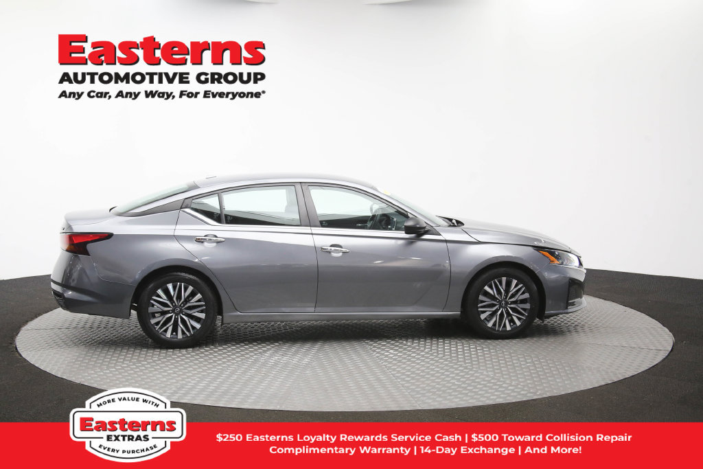 Used 2024 Nissan Altima 2.5 SV FWD image 47